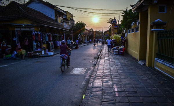 Travel Escape To Hoi An Vietnam Old Town Image 600x365.jpg